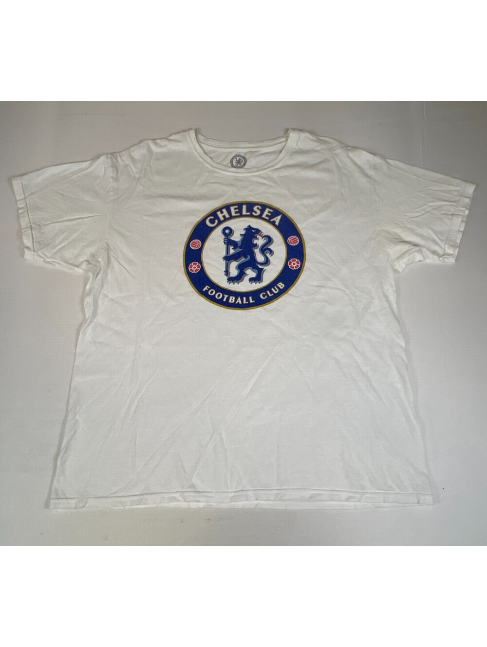 Chelsea Football Club Men Size XL White Crest Logo Cotton Graphic T-Shirt